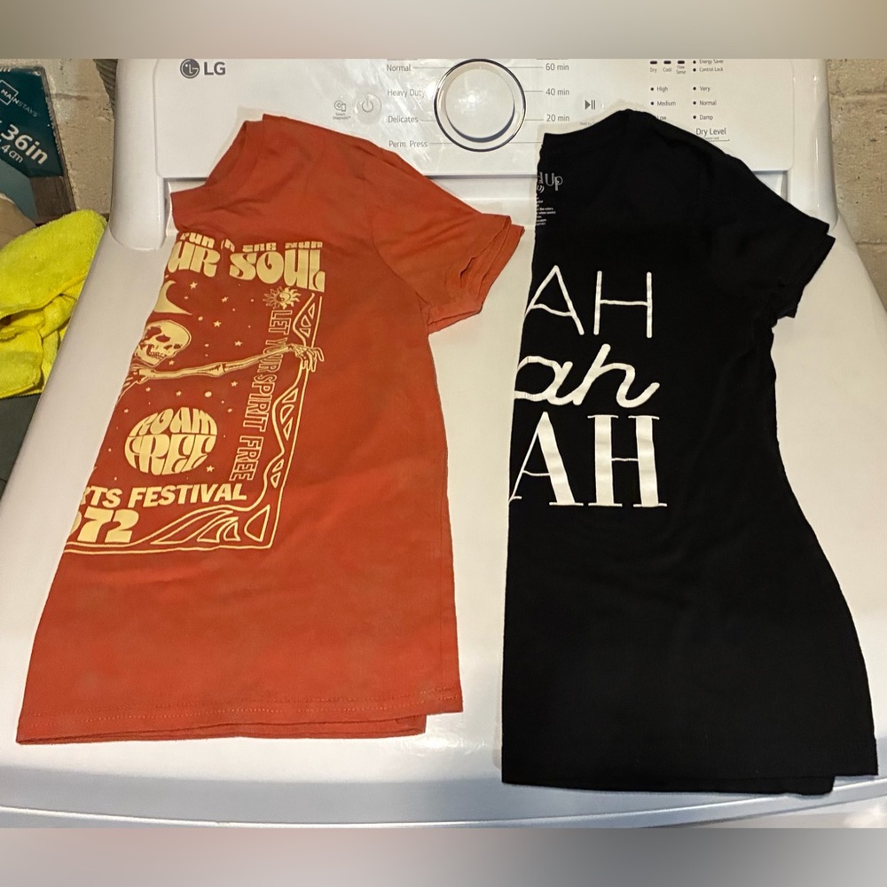 Set of 2 Cute Junior Girls T-Shirts in Good Condition. Size Large (11-13). $6